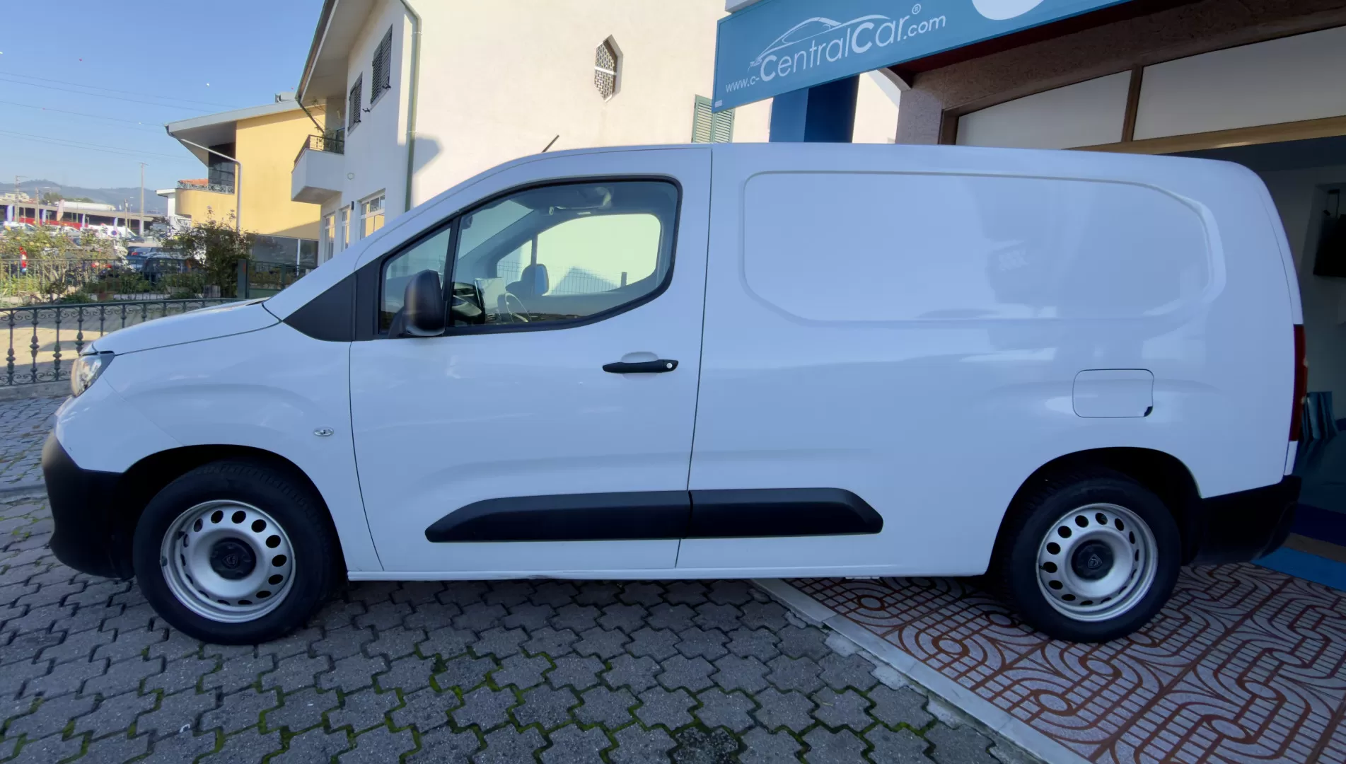 Peugeot  Partner 1.5 BlueHdi L2H1 102Cv | CARPLAY | CÂMARA | IVA DEDUTÍVEL | 3 LUG - foto 6
