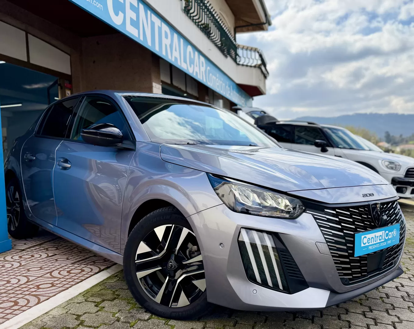 Peugeot 208 1.2 PureTech Allure 101Cv | CÂMARA | CARPLAY