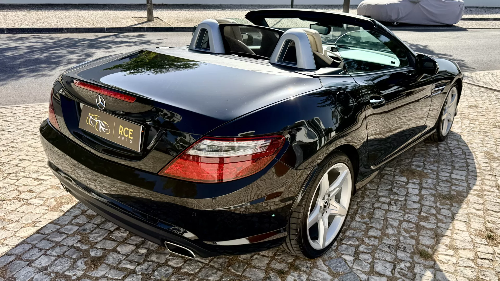 Mercedes-Benz SLK 200 (BlueEFFICIENCY) 7G-TRONIC AMG - foto 3