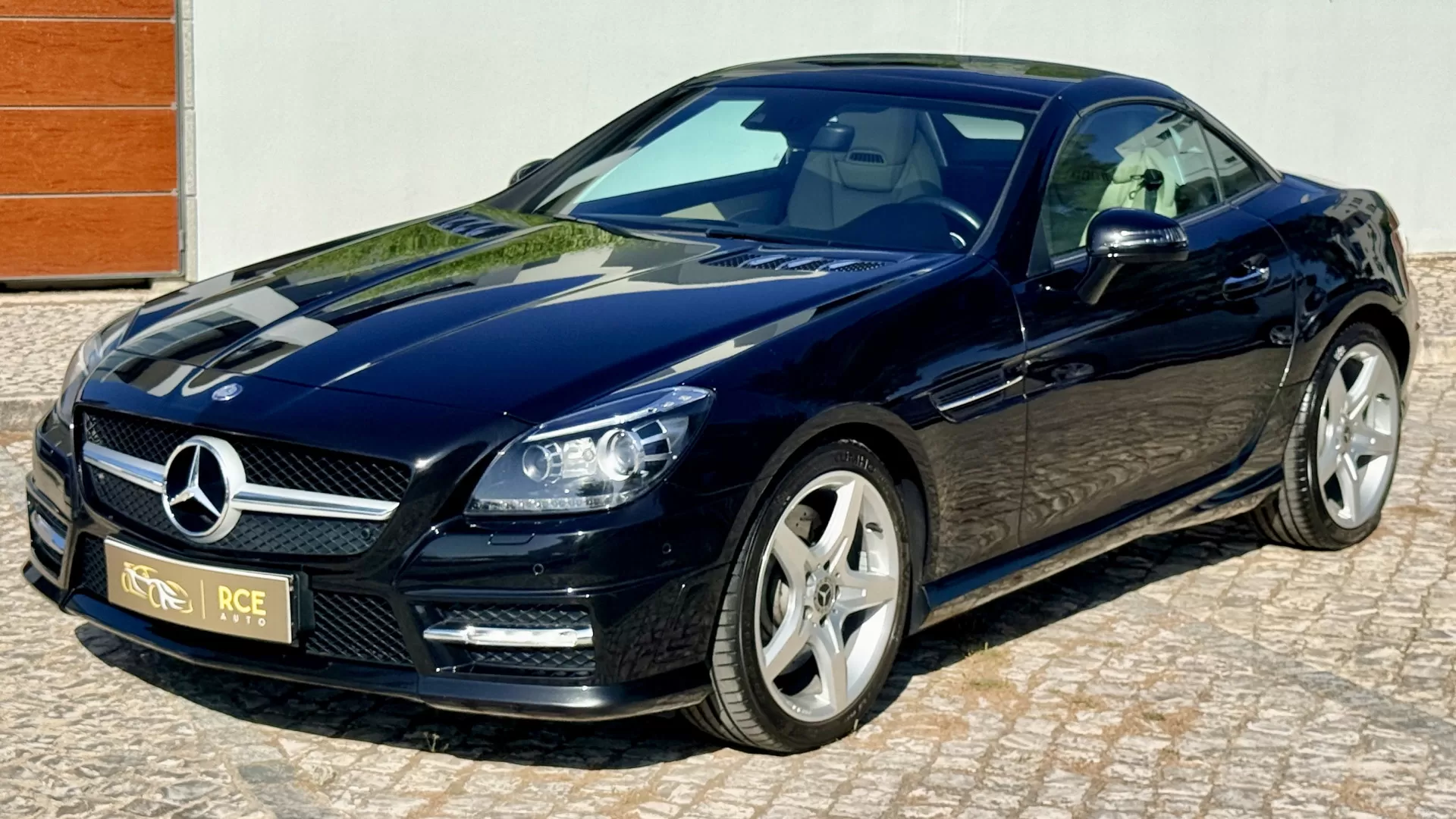 Mercedes-Benz SLK 200 (BlueEFFICIENCY) 7G-TRONIC AMG - foto 7