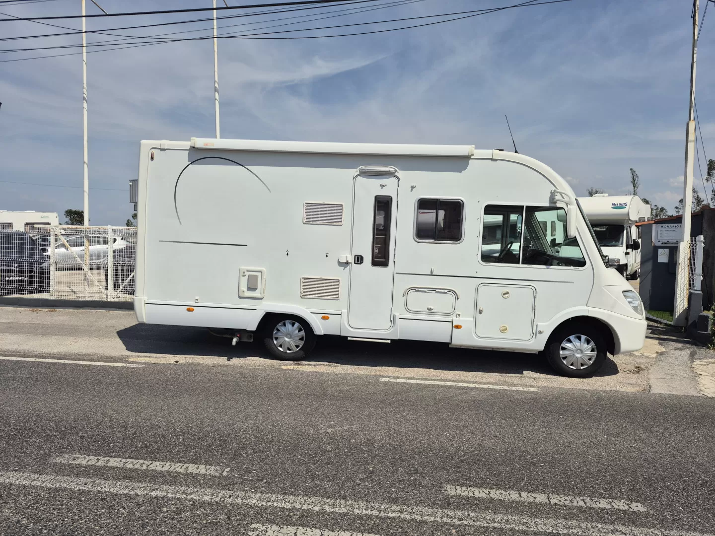 Mercedes-Benz  SPRINTER PILOTE 2.2 DCI  C/AC - CAIXA AUTOMATICA   - INTEGRAL - 4 LUGARES  –  4 DORMIDAS - foto 2