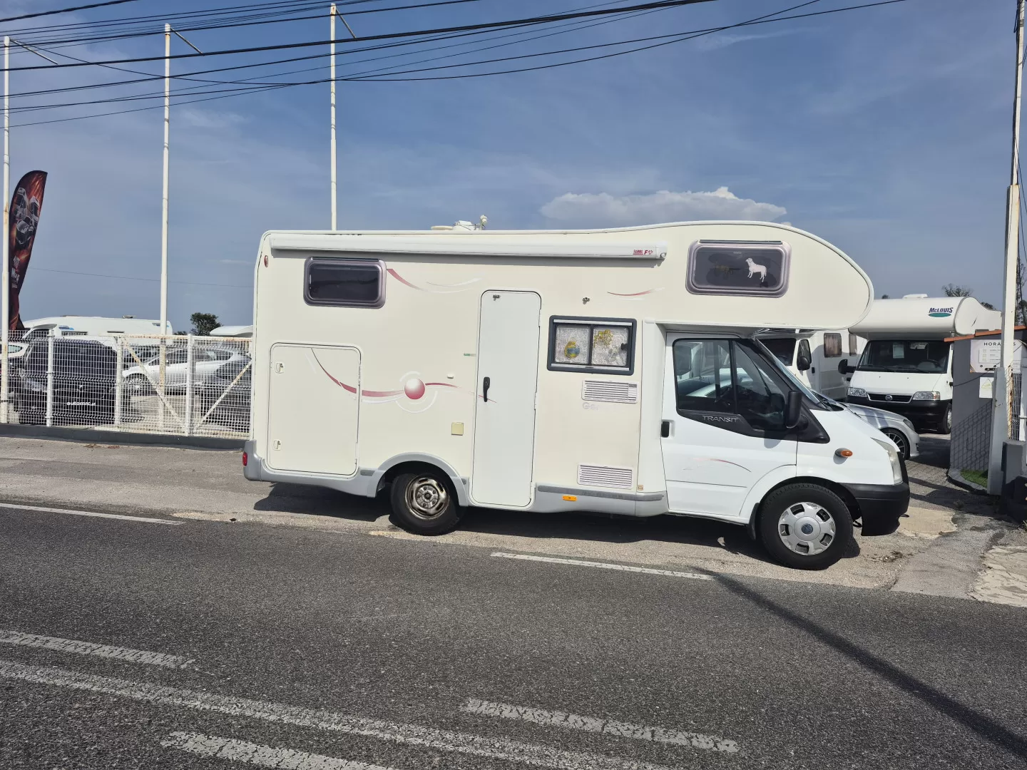 Ford  TRANSIT 2.2 TDCI  - AUTO-CARAVANA - CHALLENGER   -  5 DORMIDAS - 4 LUGARES - foto 2