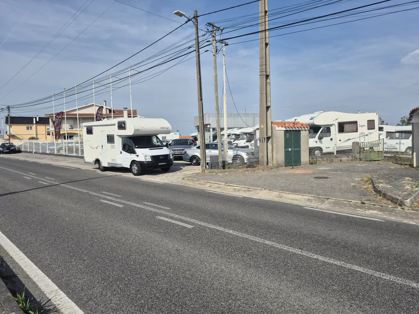 Ford  TRANSIT 2.2 TDCI  - AUTO-CARAVANA - CHALLENGER   -  5 DORMIDAS - 4 LUGARES - foto 3
