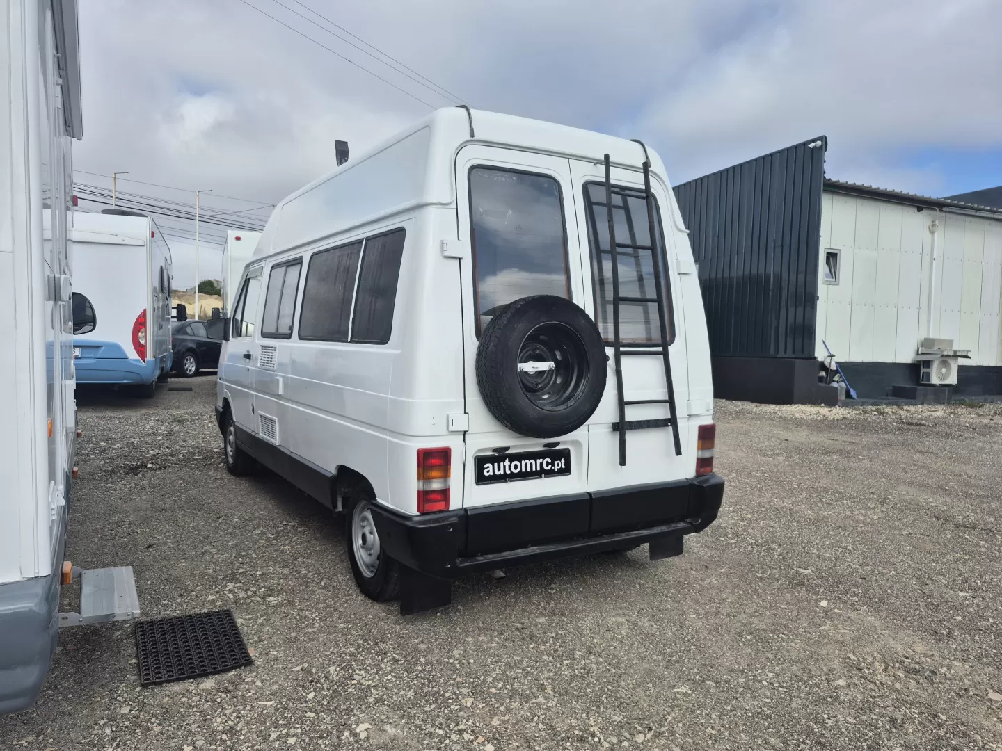 Renault  TRAFIC  2.5 D  - AUTO VIVENDA – 3 LUGARES – 3 DORMIDAS - foto 6