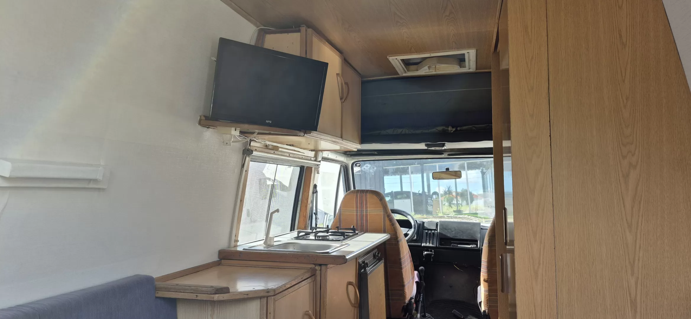 Renault  TRAFIC  2.5 D  - AUTO VIVENDA – 3 LUGARES – 3 DORMIDAS - foto 8
