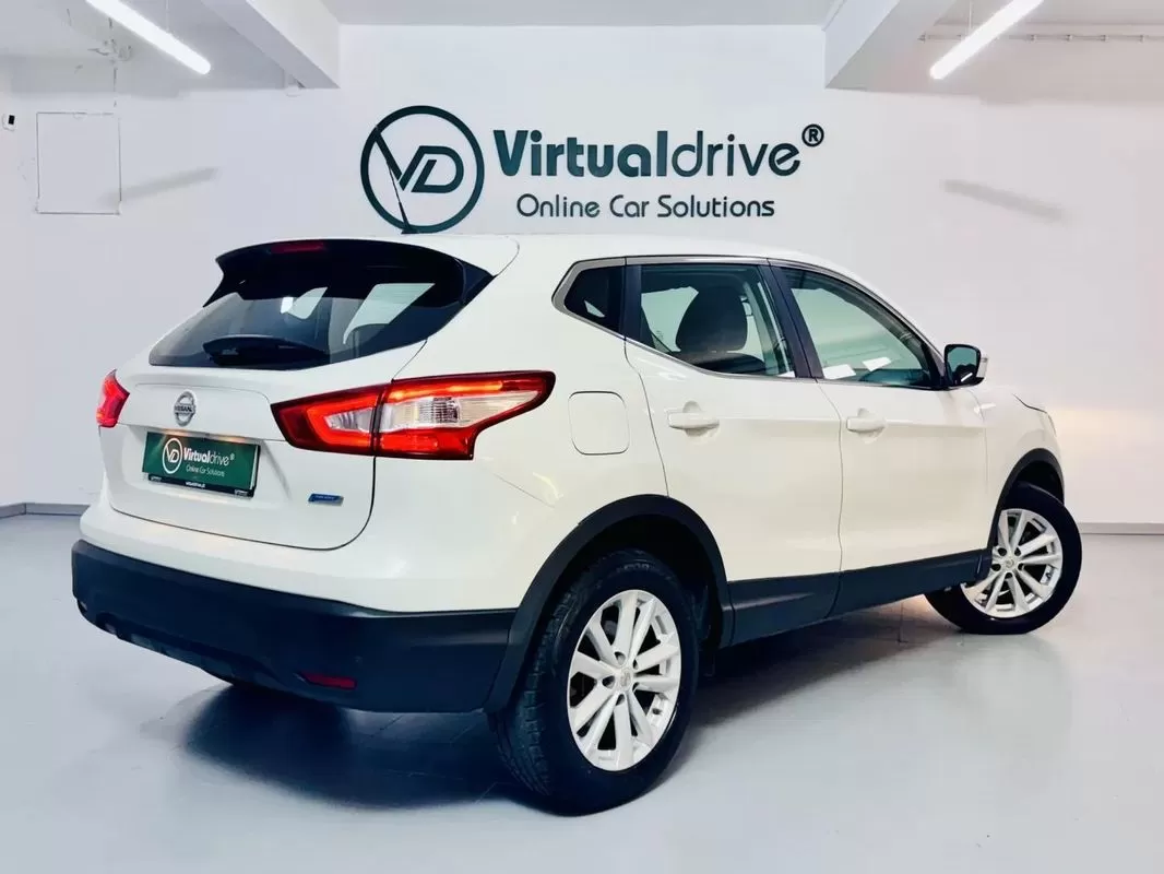 Nissan Qashqai 1.5 dCi Acenta Connect - foto 6