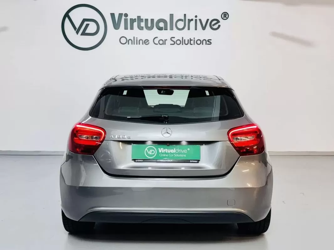 Mercedes-Benz A 180 d 7G-DCT Peak Edition - foto 8