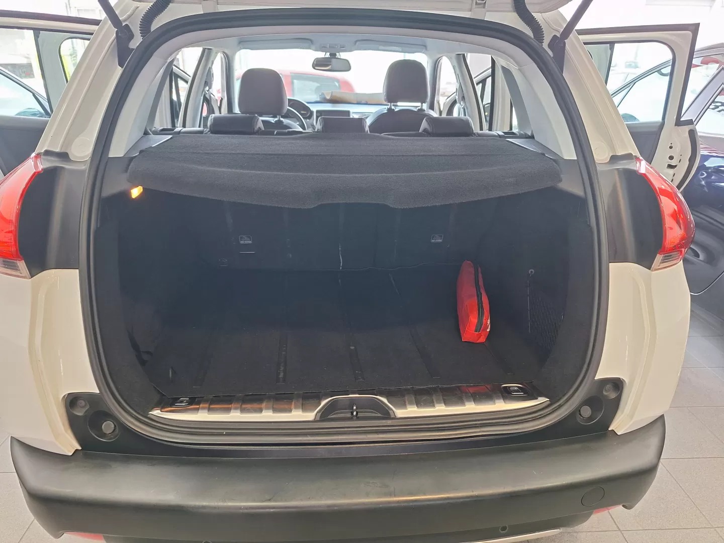 Peugeot 2008 1.2 VTi Allure - foto 4