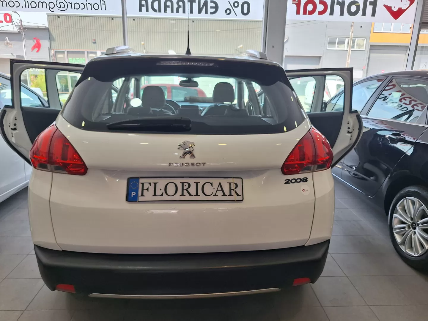 Peugeot 2008 1.2 VTi Allure - foto 5