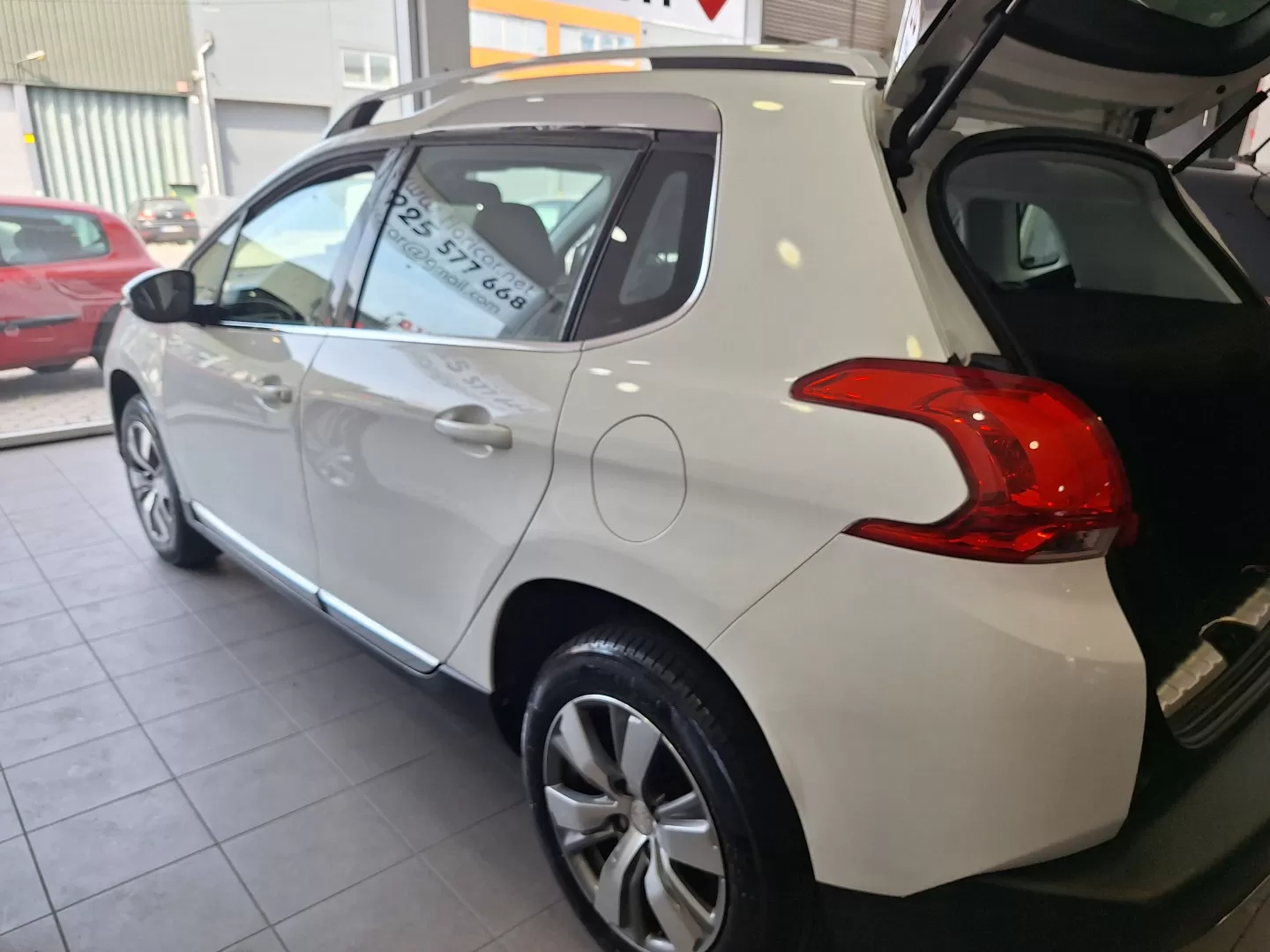 Peugeot 2008 1.2 VTi Allure - foto 6