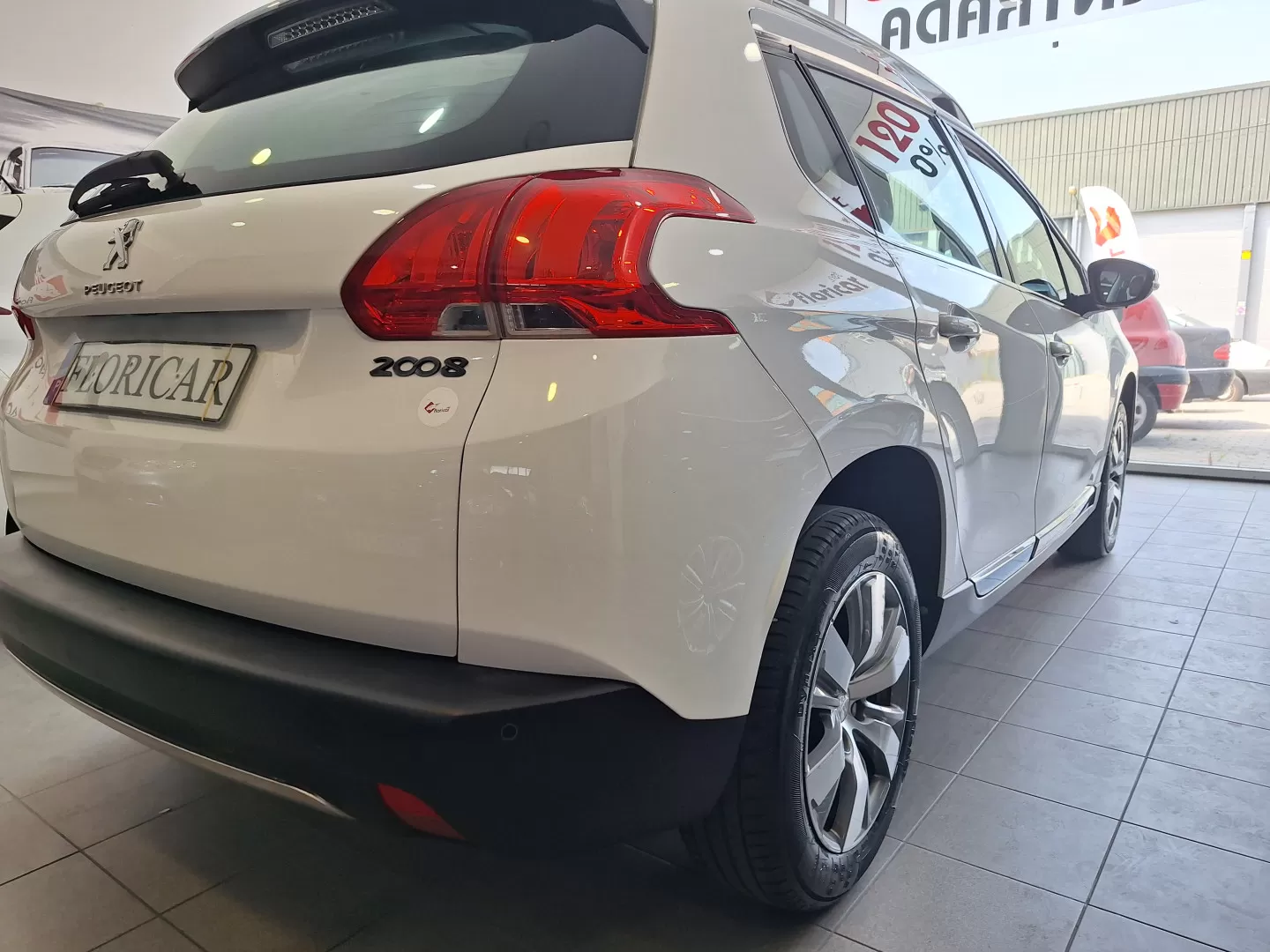Peugeot 2008 1.2 VTi Allure - foto 8