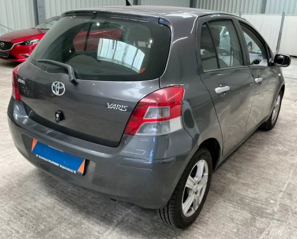 Toyota Yaris 1.0 VVT-i Cool Edition - foto 2