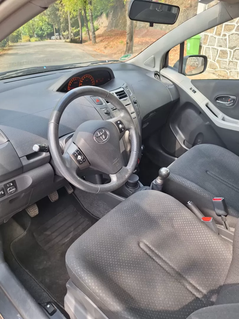 Toyota Yaris 1.0 VVT-i Cool Edition - foto 4