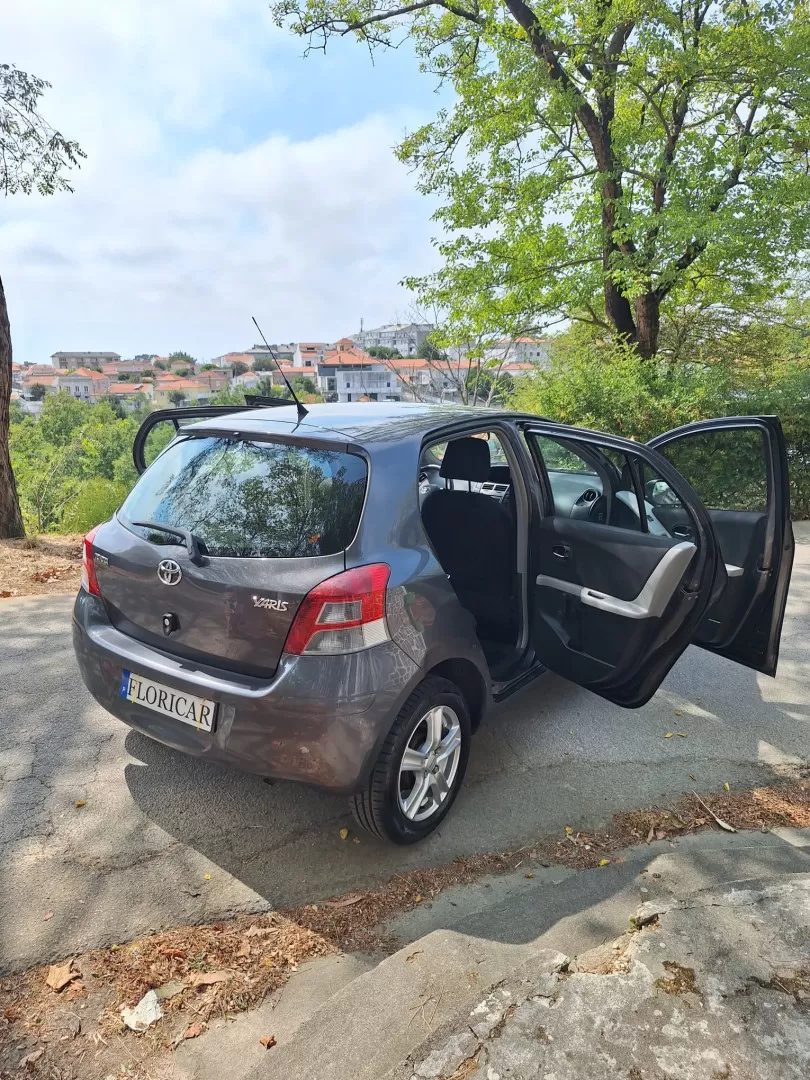 Toyota Yaris 1.0 VVT-i Cool Edition - foto 6