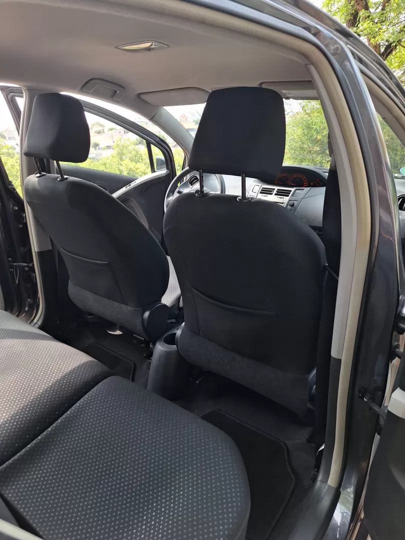 Toyota Yaris 1.0 VVT-i Cool Edition - foto 8