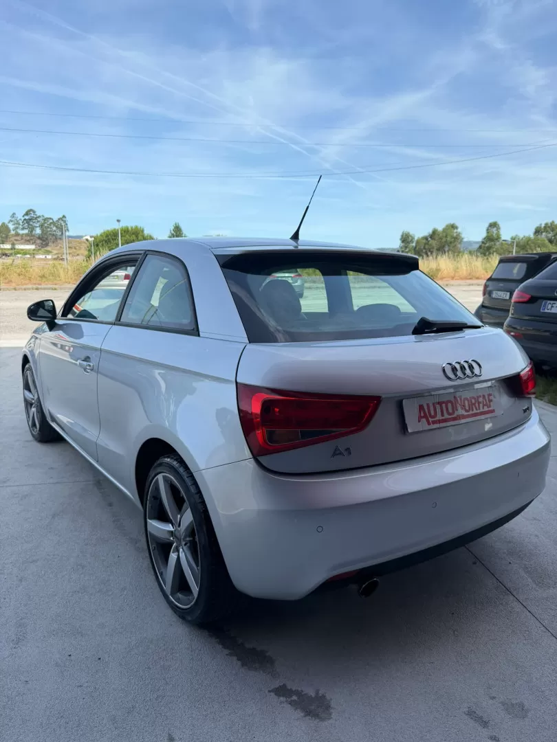 Audi A1 1.6 TDI Sport - foto 4
