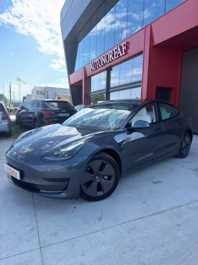 Tesla Model 3 Standard Range Plus RWD