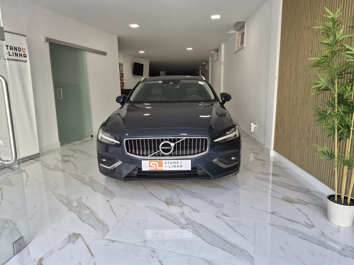 Volvo V60 2.0 B4 Inscription Geartronic - foto 4