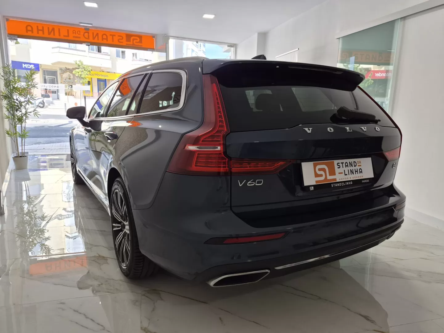 Volvo V60 2.0 B4 Inscription Geartronic - foto 8