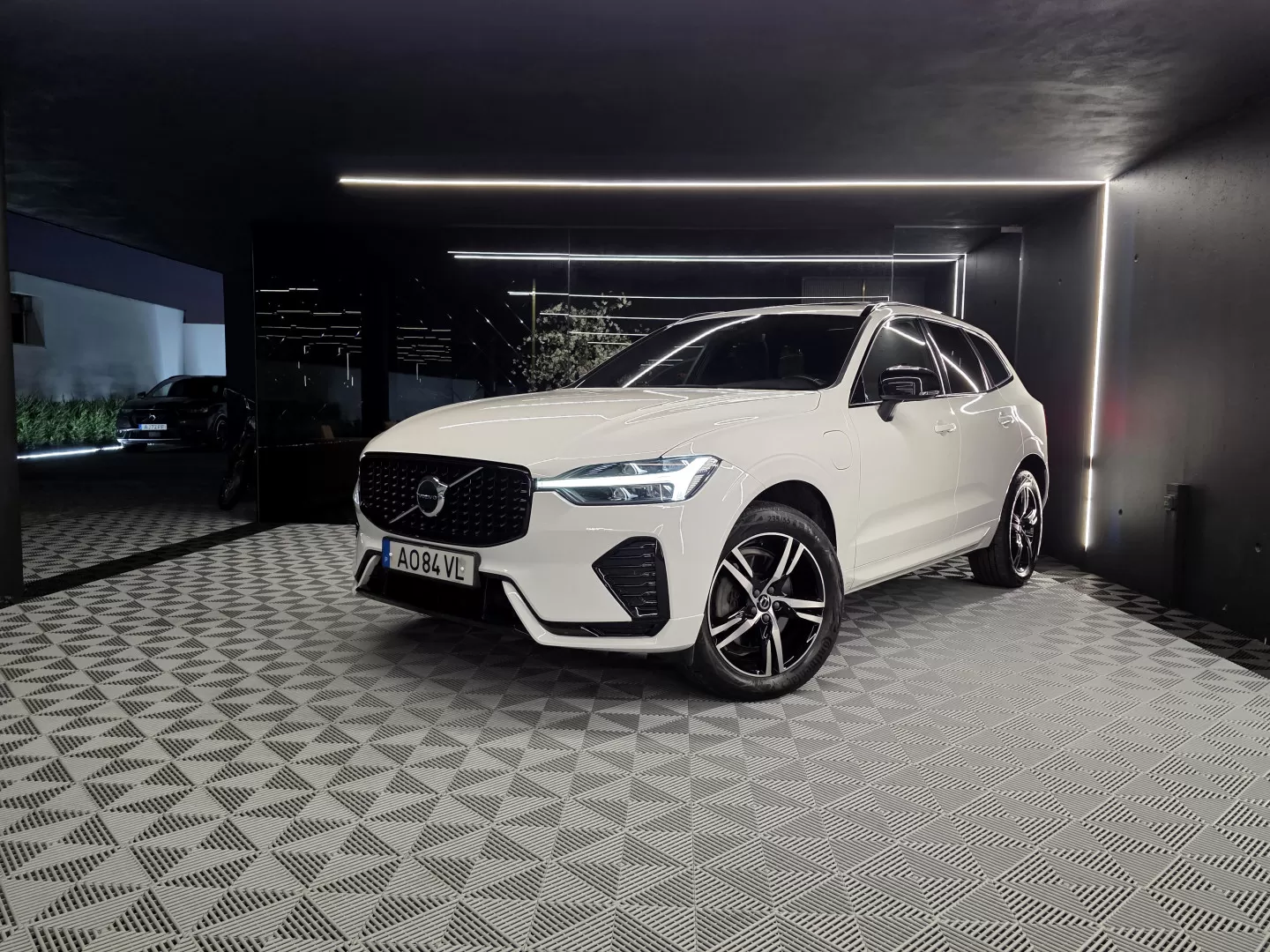 Volvo XC 60 2.0 T6 PHEV R-Design AWD