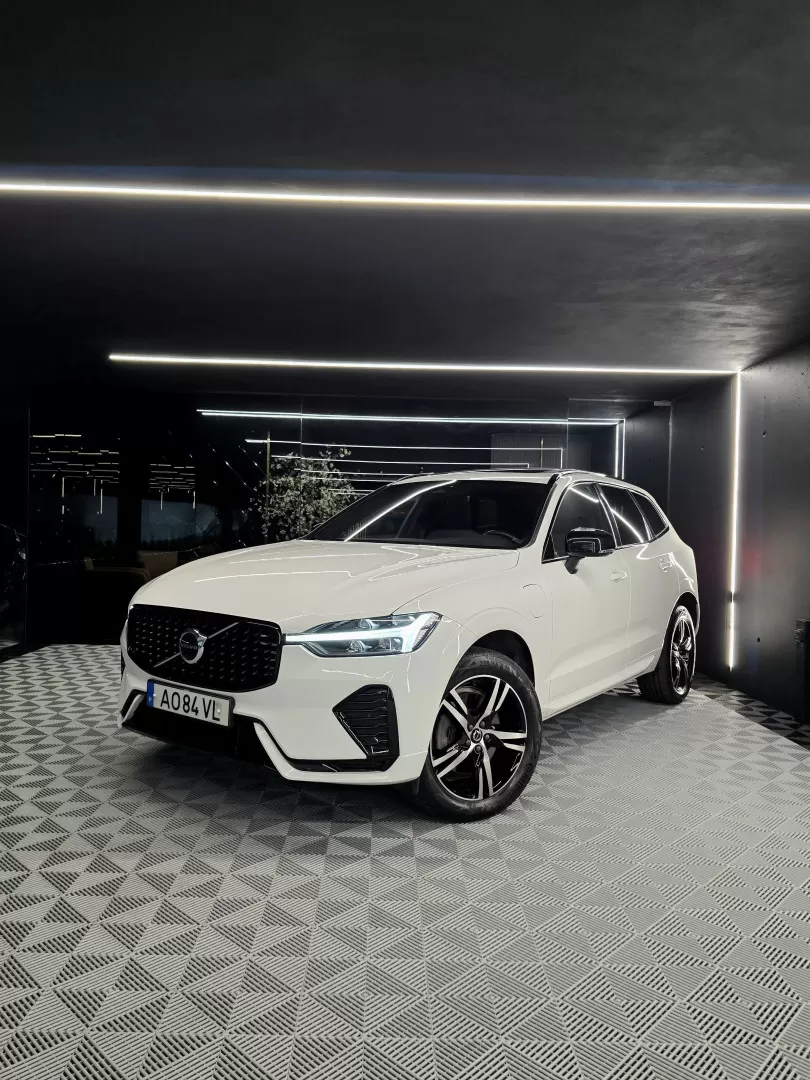 Volvo XC 60 2.0 T6 PHEV R-Design AWD - foto 4