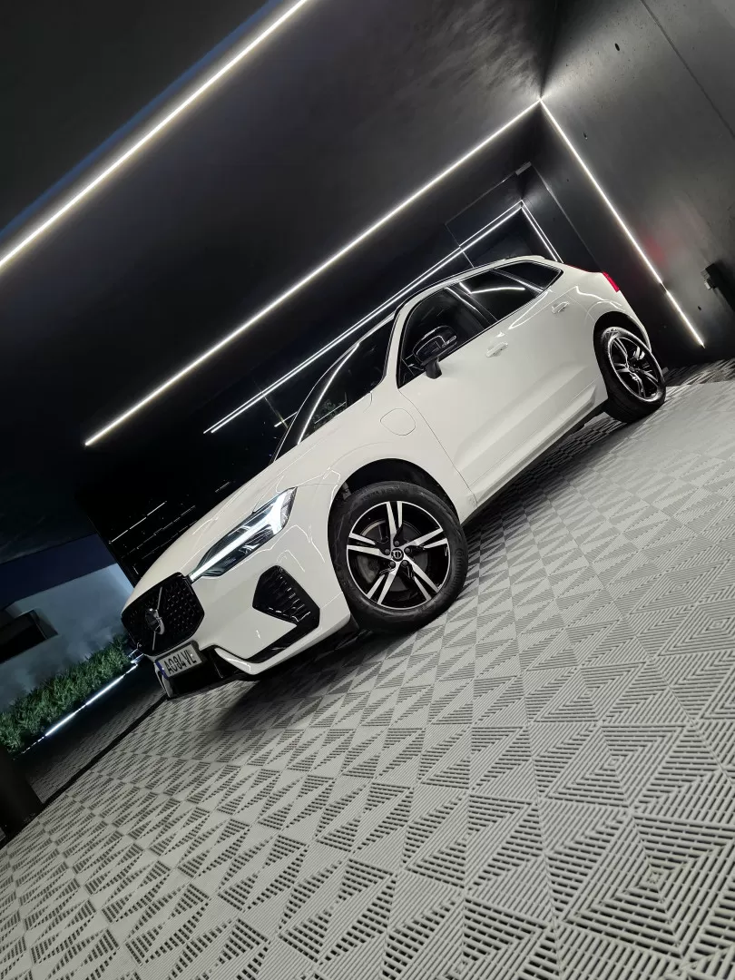 Volvo XC 60 2.0 T6 PHEV R-Design AWD - foto 6