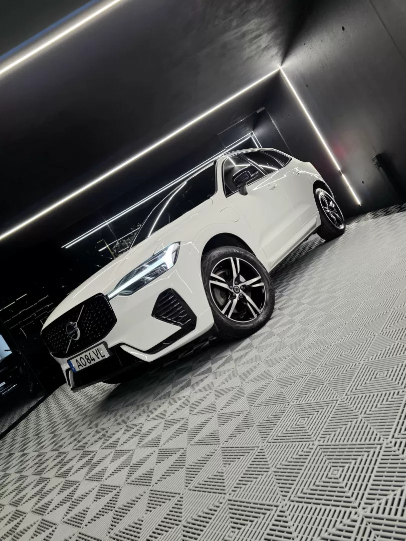 Volvo XC 60 2.0 T6 PHEV R-Design AWD - foto 7