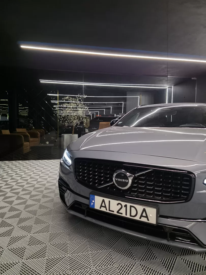 Volvo V90 2.0 T6 PHEV R-Design AWD - foto 4