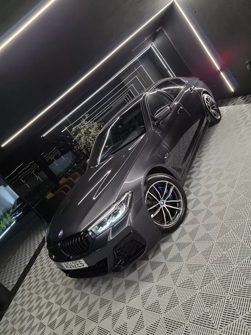 BMW 530 e Pack Desportivo M - foto 6