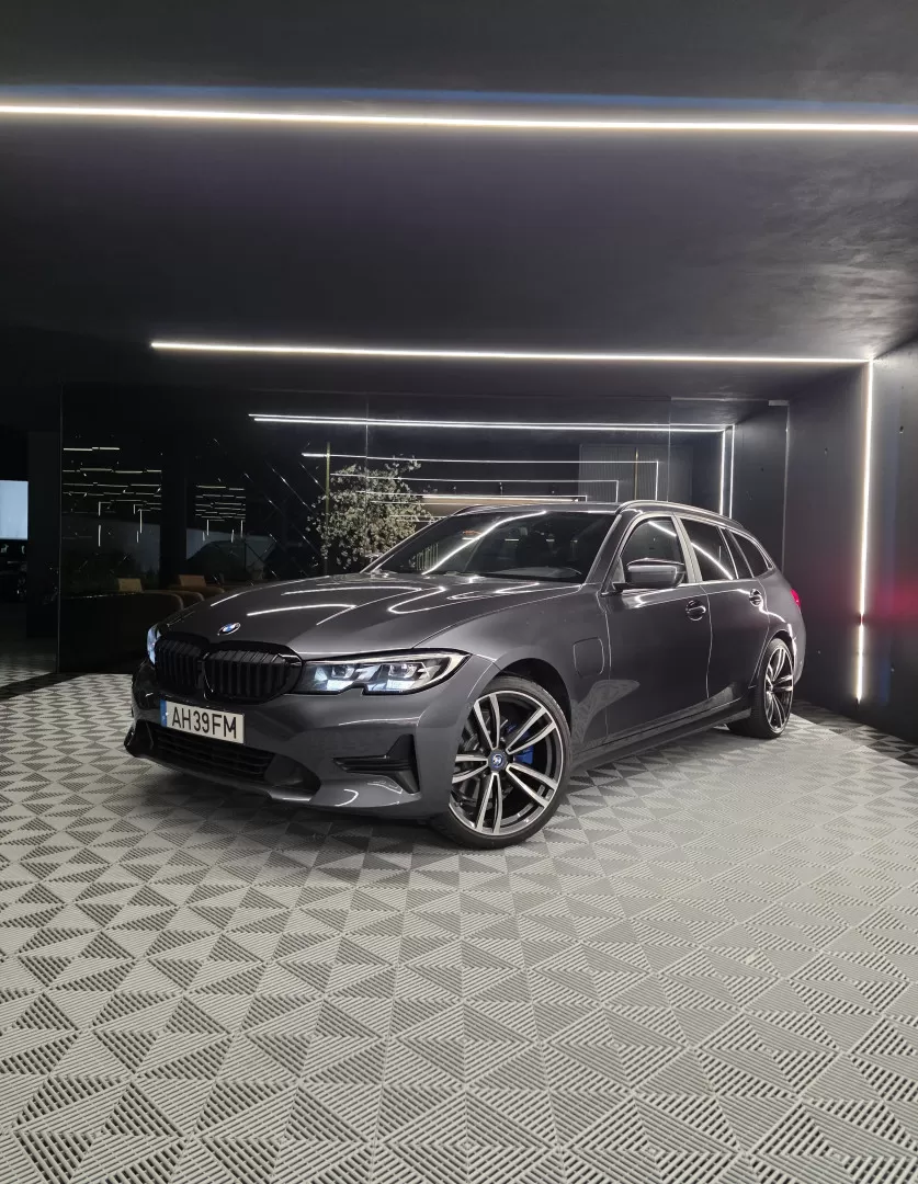 BMW 320 e Line Sport Auto