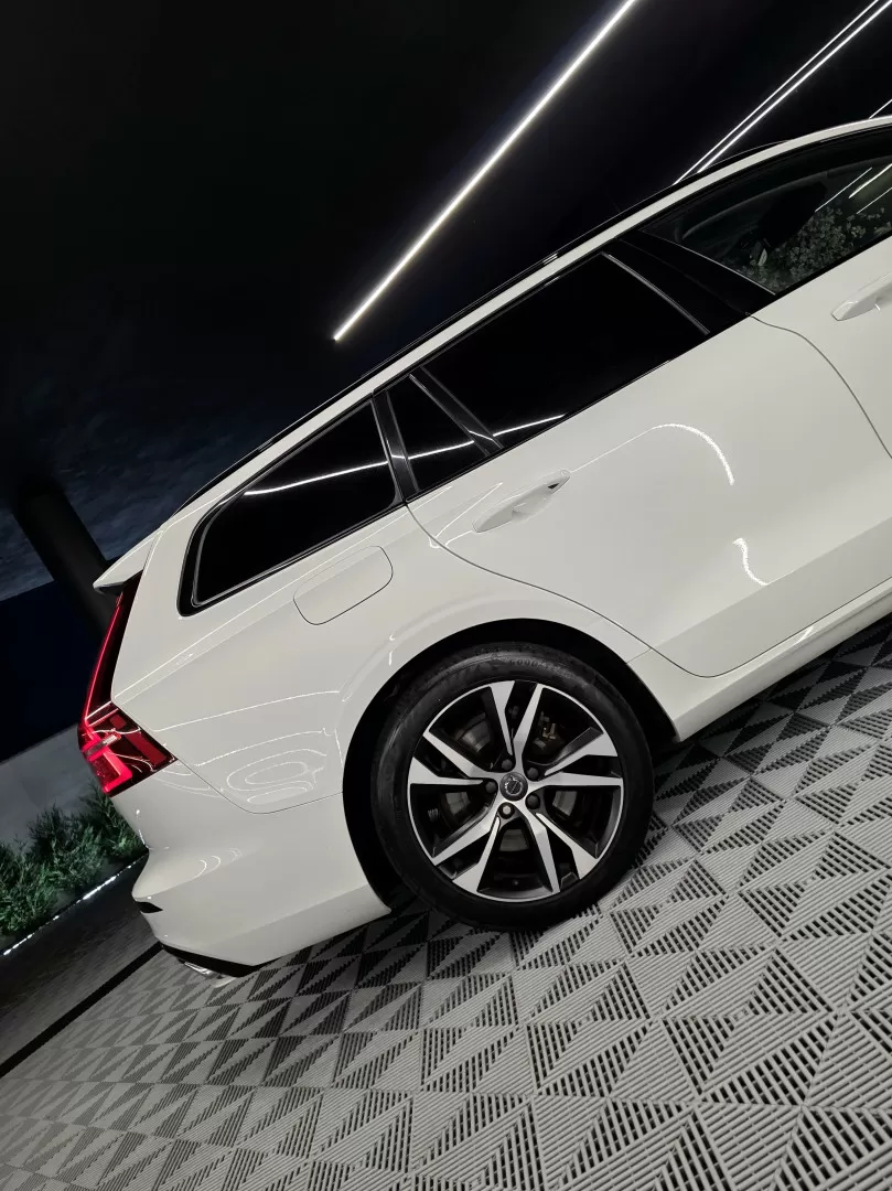 Volvo V60 2.0 T6 AWD TE R-Design Expression - foto 8