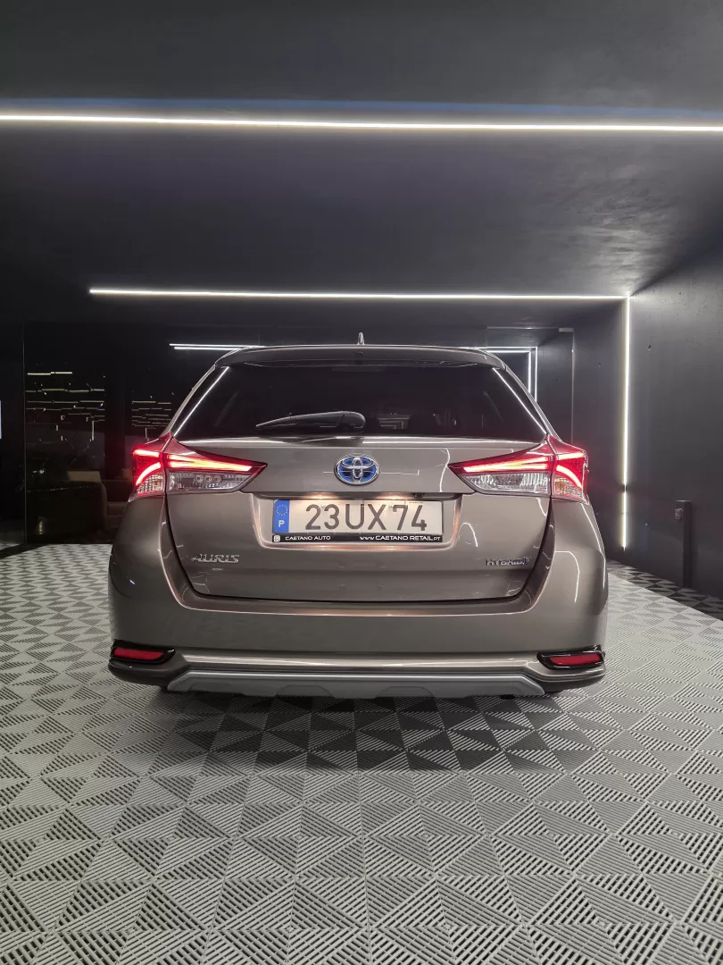 Toyota Auris Touring Sports 1.8 HSD Comfort +P.Techno+P.Sport - foto 5