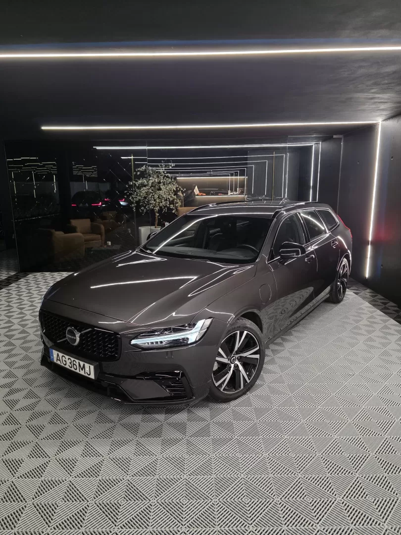 Volvo V90 2.0 T6 PHEV R-Design AWD - foto 2