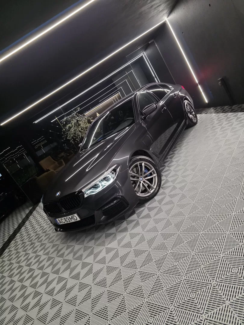 BMW 530 e Pack Desportivo M - foto 2