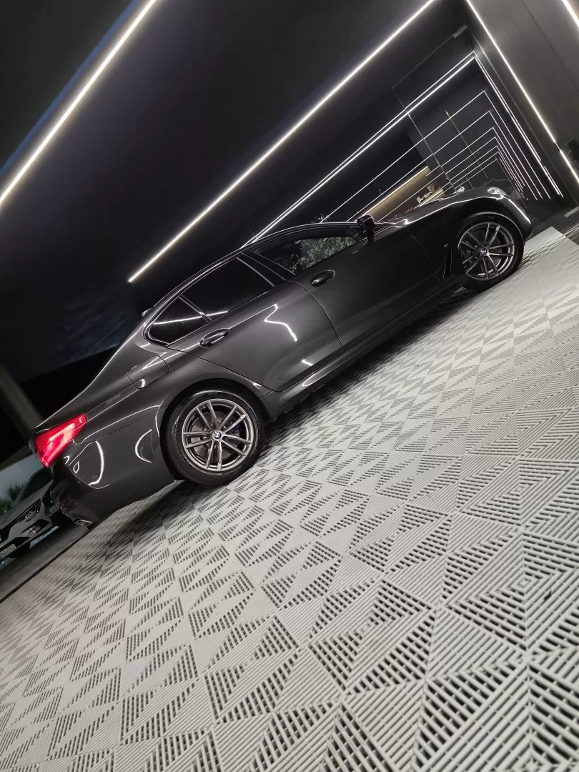 BMW 530 e Pack Desportivo M - foto 8