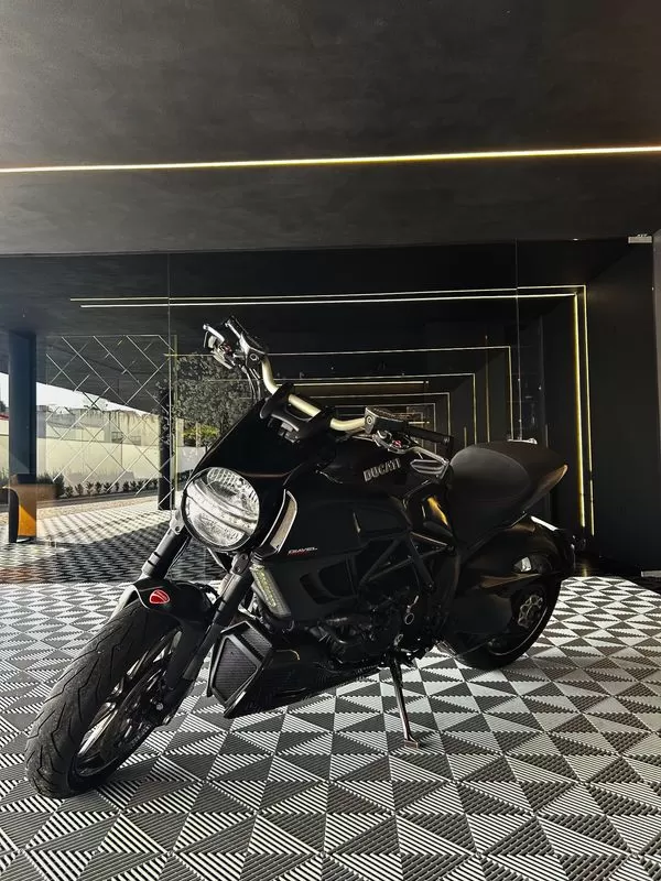 Ducati Diavel Carbon