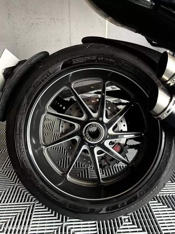 Ducati Diavel Carbon - foto 4
