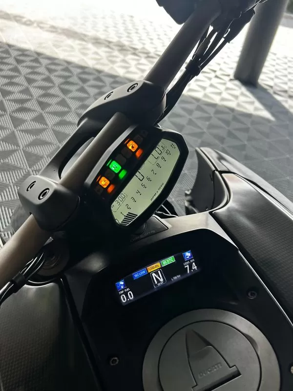 Ducati Diavel Carbon - foto 5
