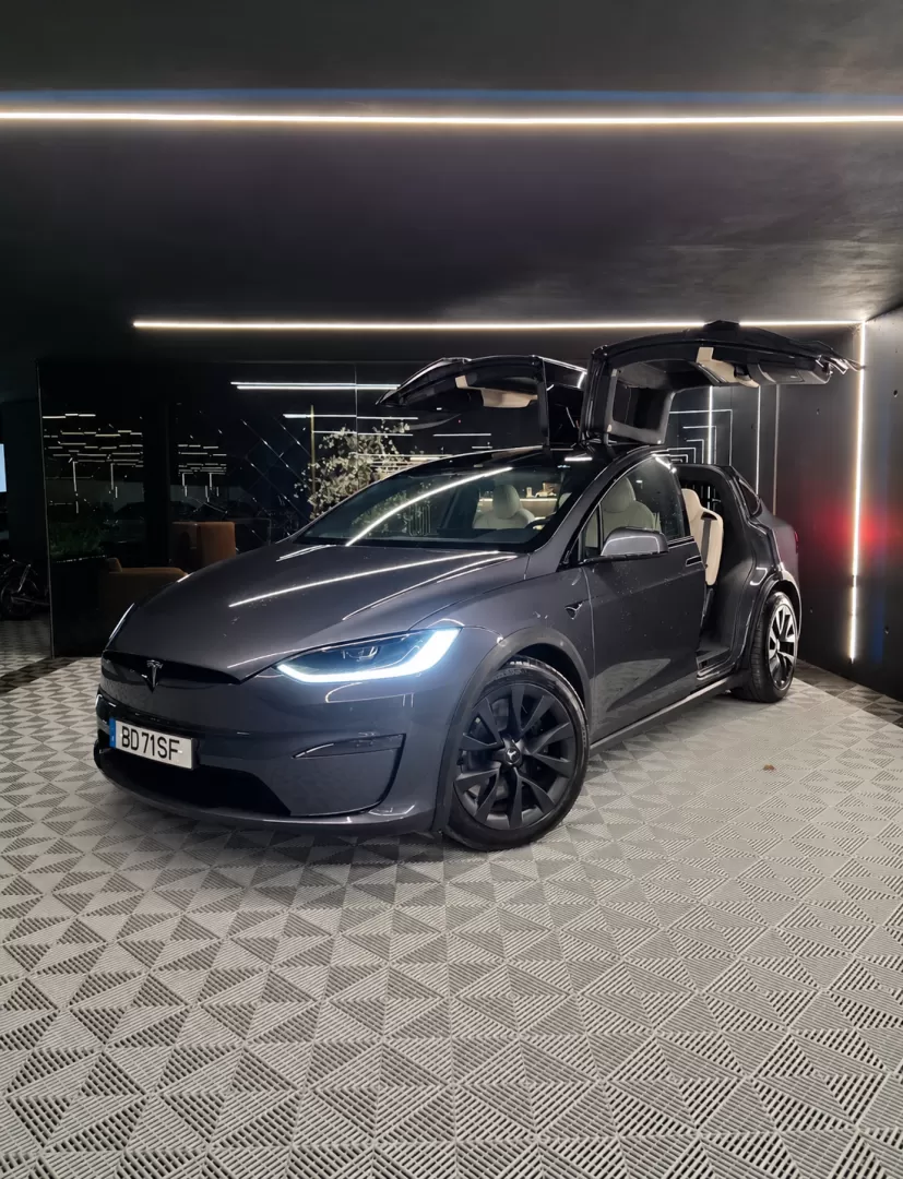 Tesla Model X LONG RANGE AWD