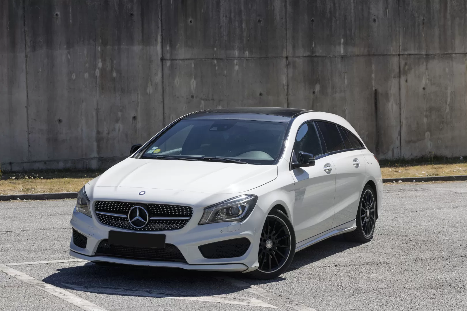 Mercedes-Benz CLA 220 D SHOOTING BRAKE ORANGE - AMG LINE