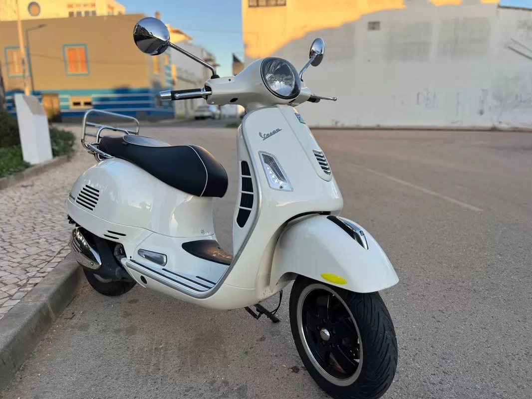 Vespa  Gts Super 300ie - foto 2