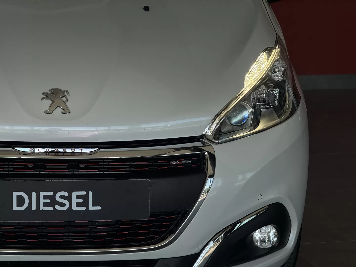 Peugeot 208 1.6 BlueHDi GT Line - foto 5