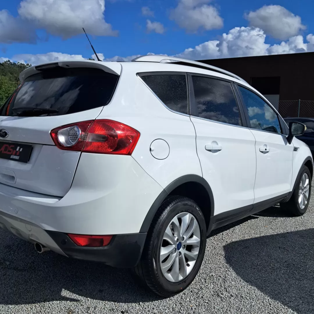 Ford Kuga 2.0 TDCi Titanium - foto 6