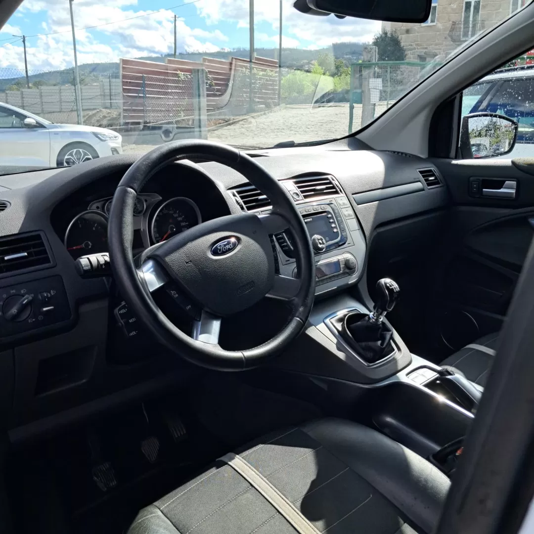 Ford Kuga 2.0 TDCi Titanium - foto 7