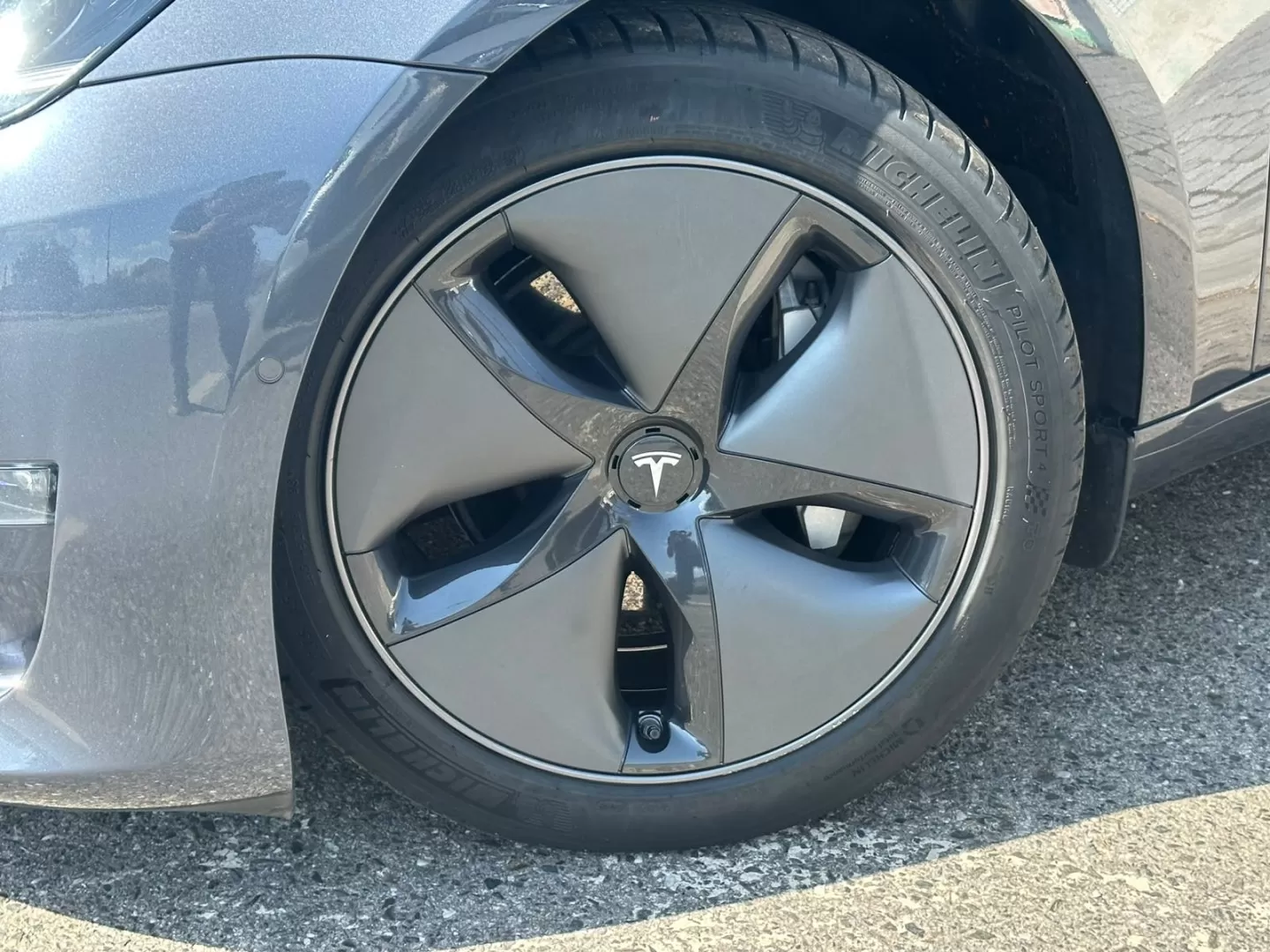 Tesla Model 3 Long Range AWD Dual Motor - foto 4