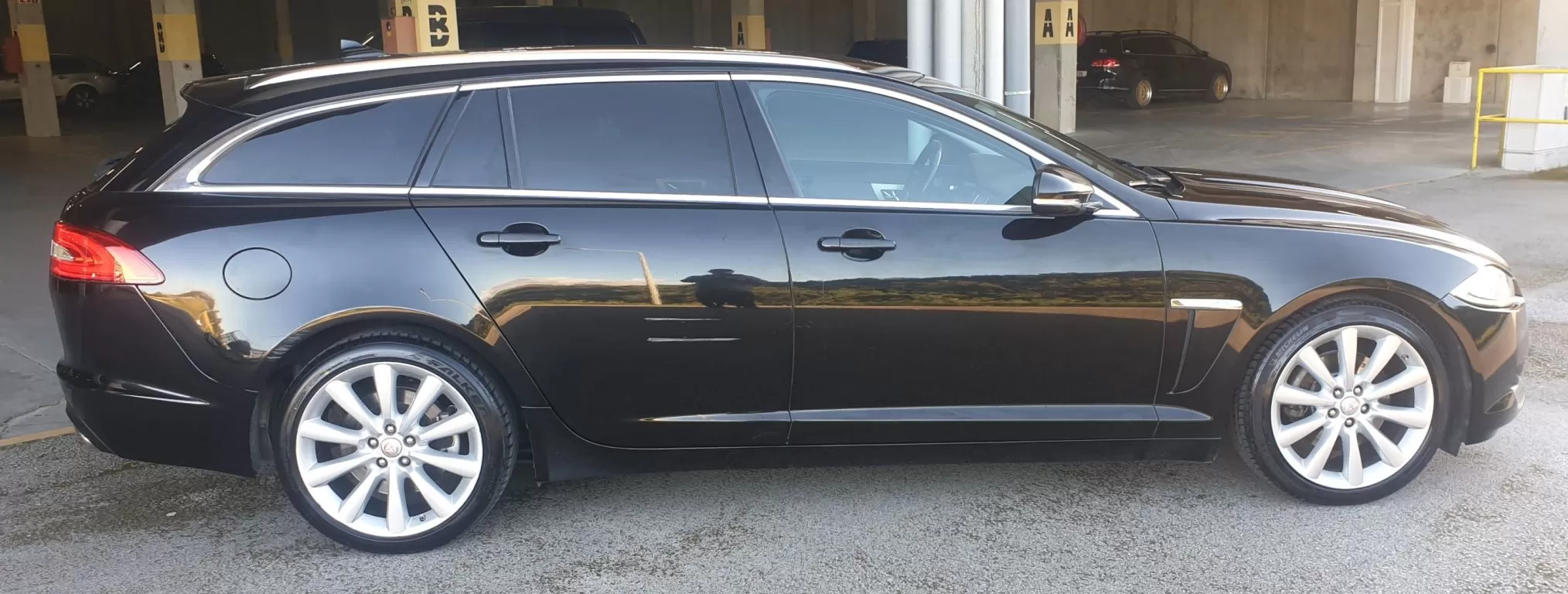 Jaguar XF Sportbrake 2.2 D Premium Luxury - foto 4