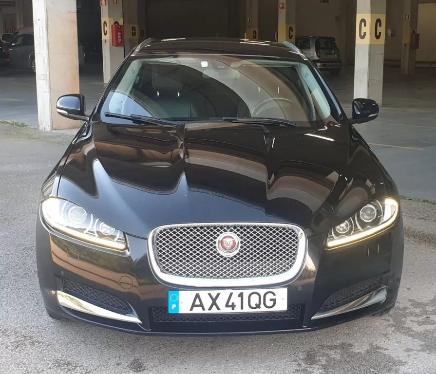 Jaguar XF Sportbrake 2.2 D Premium Luxury - foto 2