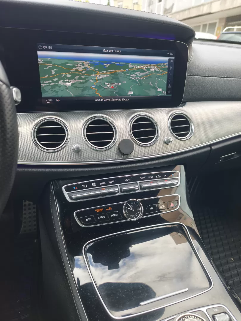 Mercedes-Benz E 220 d 9G-TRONIC AMG Line - foto 8