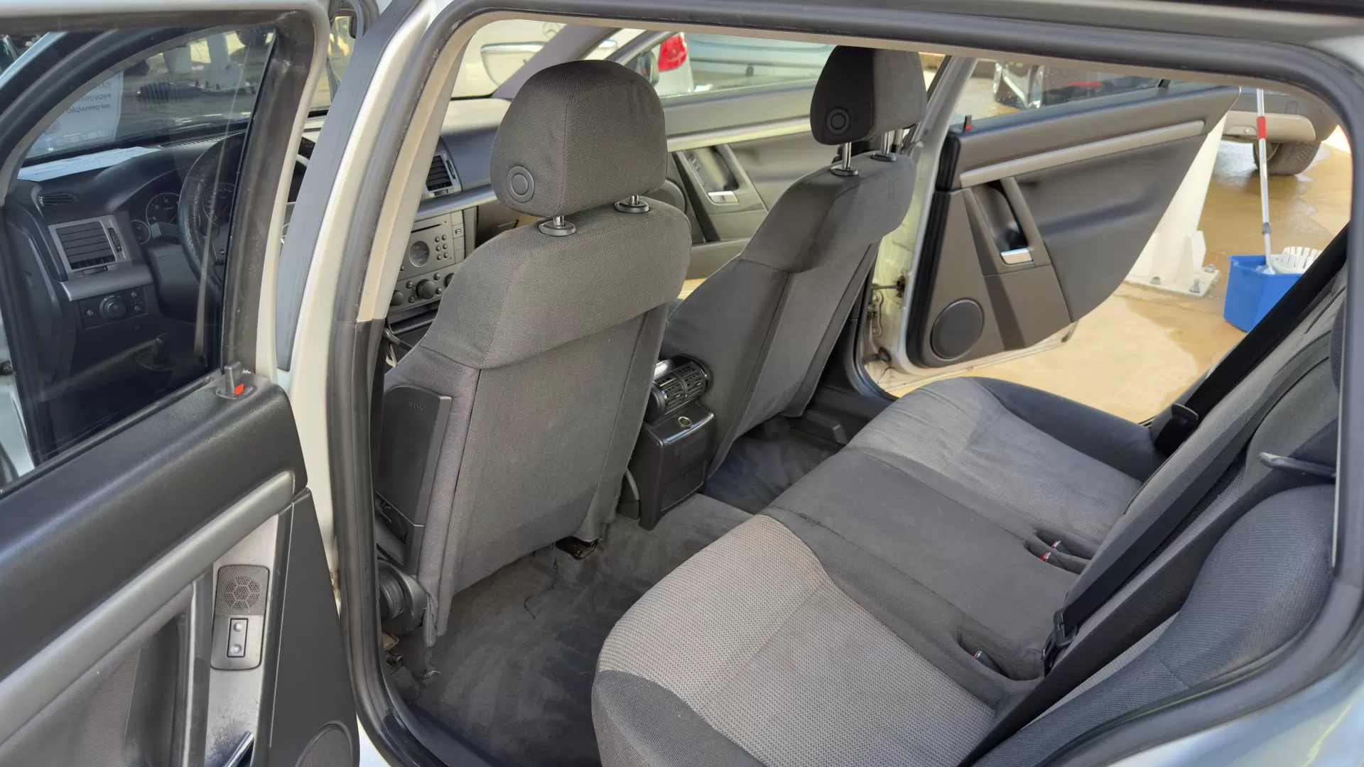 Opel Vectra Caravan 1.9 CDTi Executive - foto 7