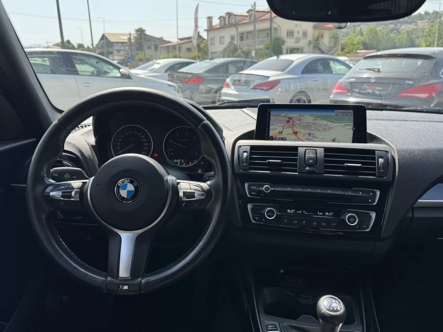 BMW 116 d Pack Desportivo M - foto 5